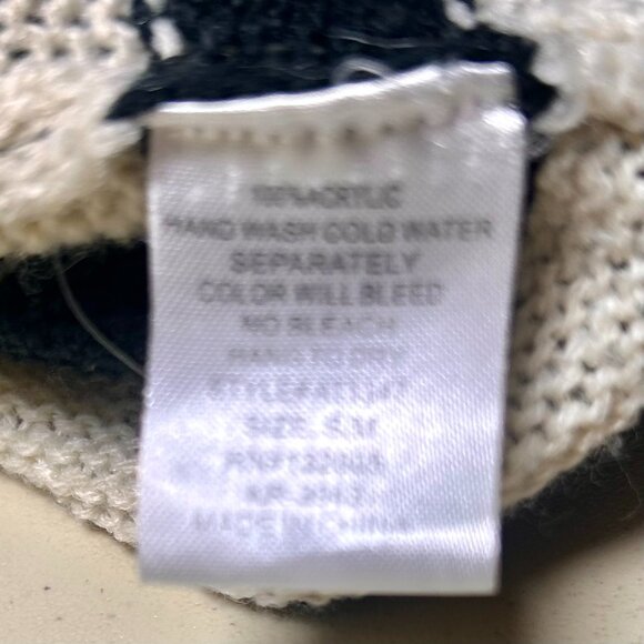 Epique Moi black and white striped knit poncho sweater. Size S/M - Picture 4 of 7